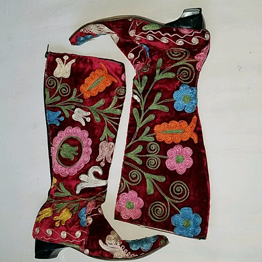 Vintage Anthropologie velvet embroidered boots - Picture 4 of 13